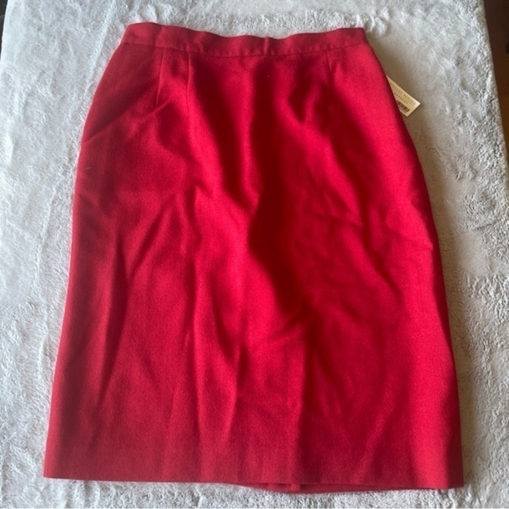 Valerie Steven’s petites 100% wool pencil Skirt Sz 10p red